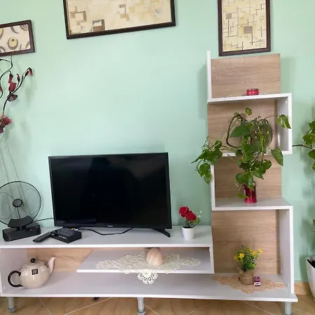 Garden House Apartment *